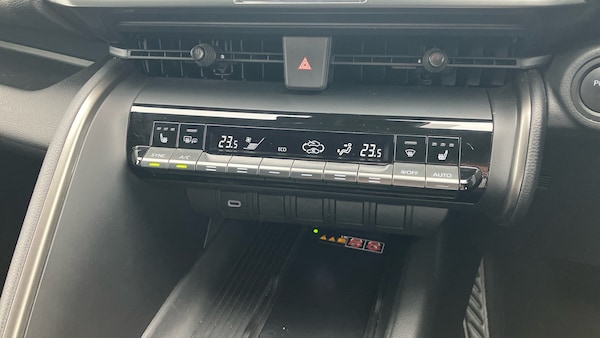 Used Toyota C-HR 2024 for sale - 76117330: Photo 51
