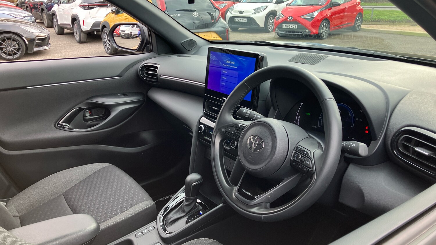 Used Toyota Yaris Cross 2025 for sale - 77640006: Photo 38