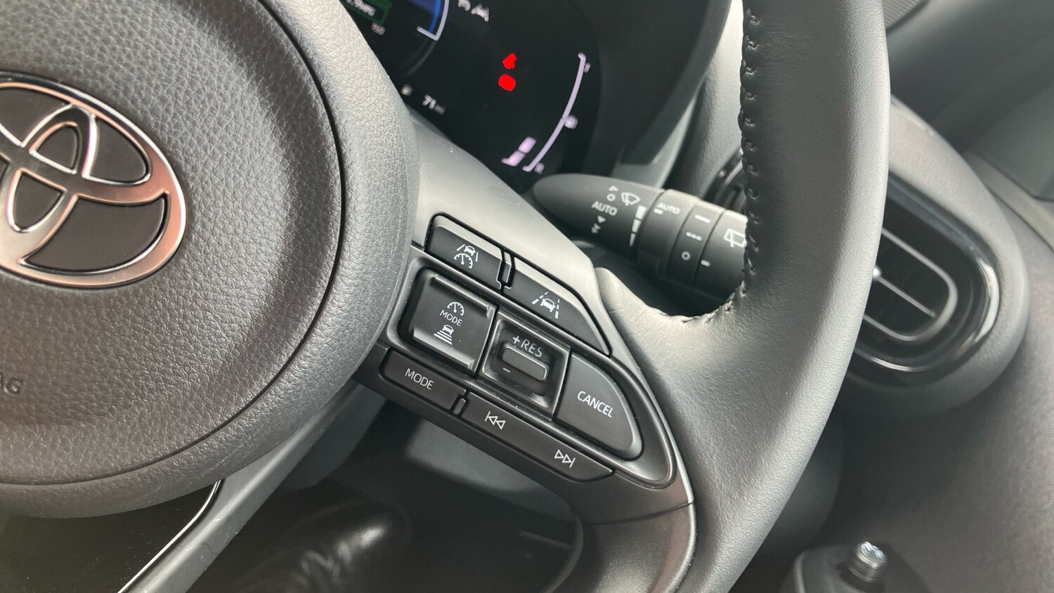 Used Toyota Yaris Cross 2025 for sale - 77640006: Photo 44