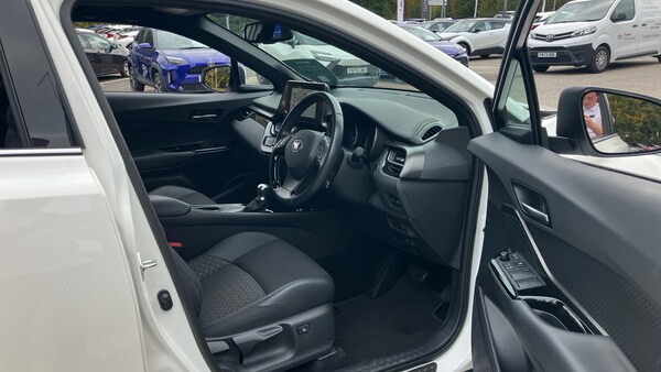 Used Toyota C-HR 2022 for sale - 76205958: Photo 11