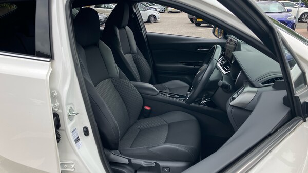 Used Toyota C-HR 2022 for sale - 76205958: Photo 39
