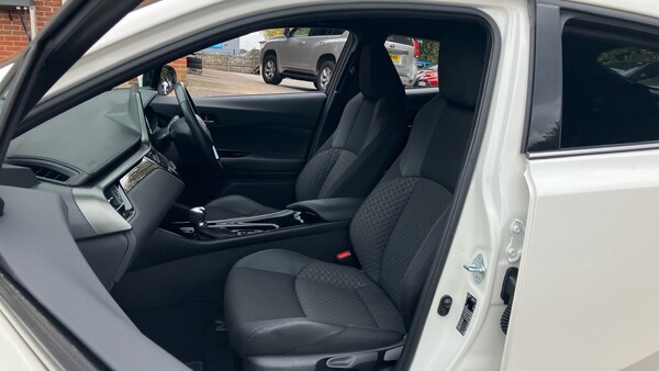 Used Toyota C-HR 2022 for sale - 76205958: Photo 43