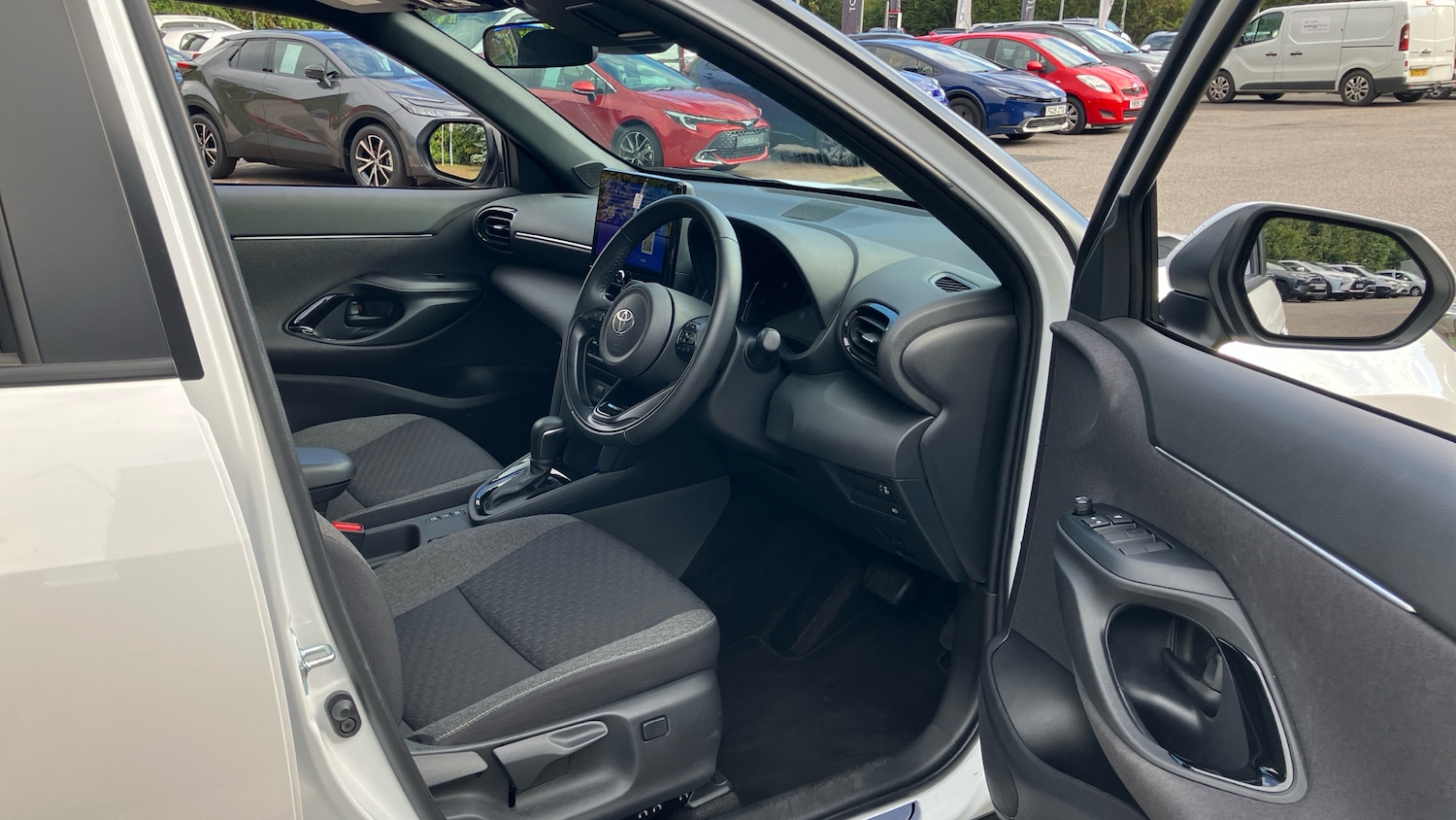 Used Toyota Yaris Cross 2025 for sale - 76038119: Photo 11