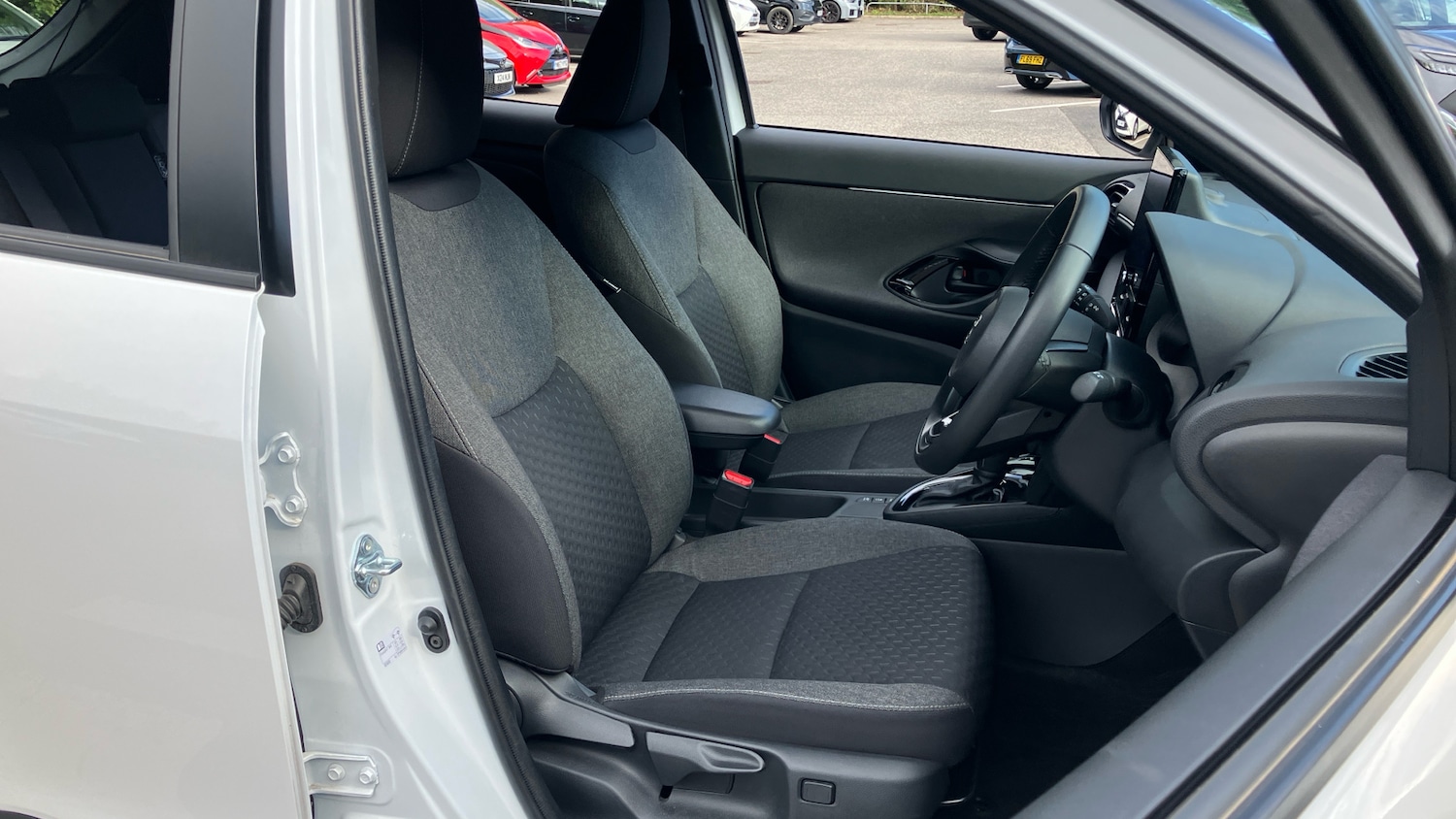 Used Toyota Yaris Cross 2025 for sale - 76038119: Photo 40