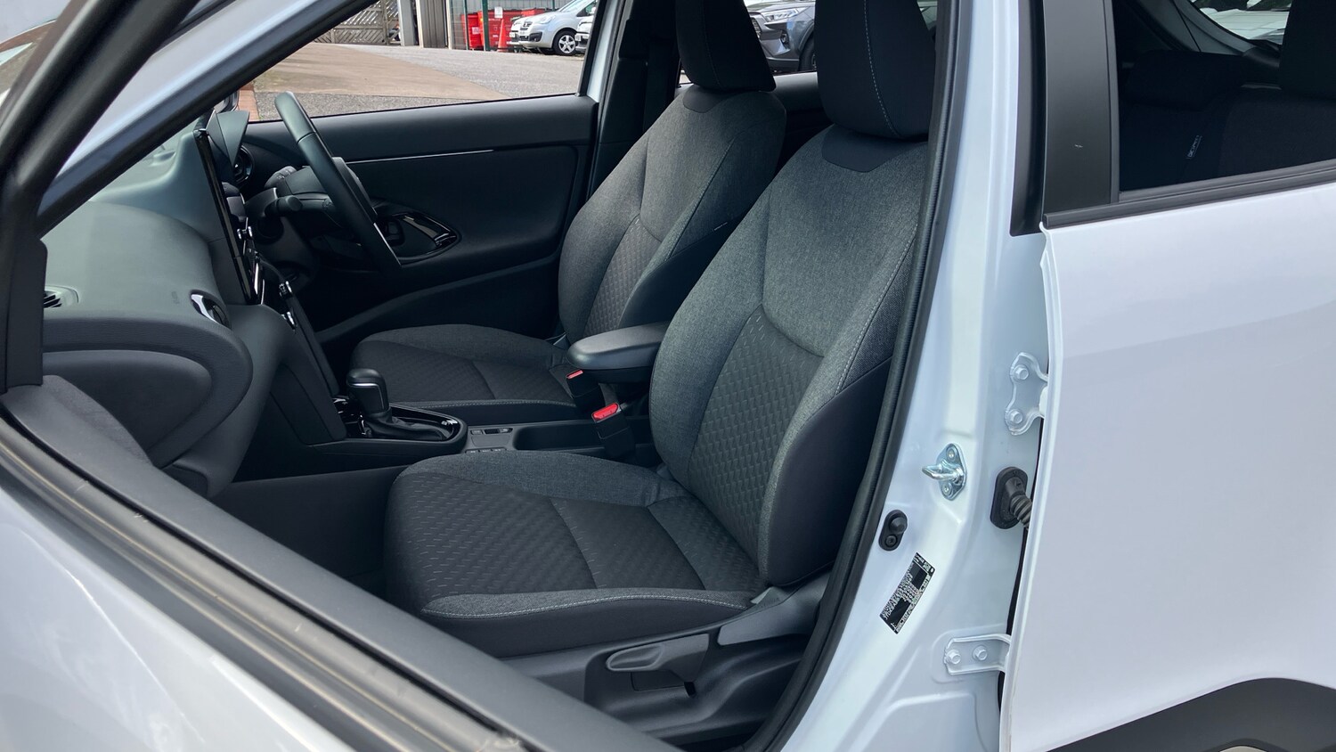 Used Toyota Yaris Cross 2025 for sale - 76038119: Photo 44