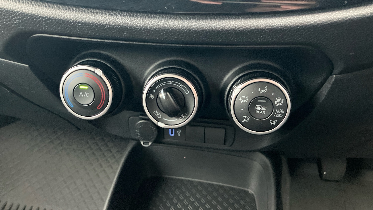 Used Toyota Aygo X 2024 for sale - 76544329: Photo 44