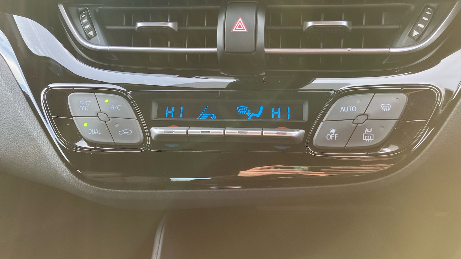 Used Toyota C-HR 2022 for sale - 76796828: Photo 50