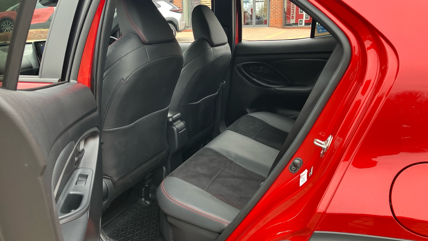 Used Toyota Yaris Cross 2023 for sale - 77068953: Photo 13