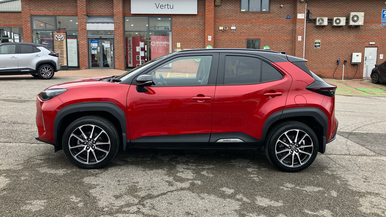 Used Toyota Yaris Cross 2023 for sale - 77068953: Photo 17