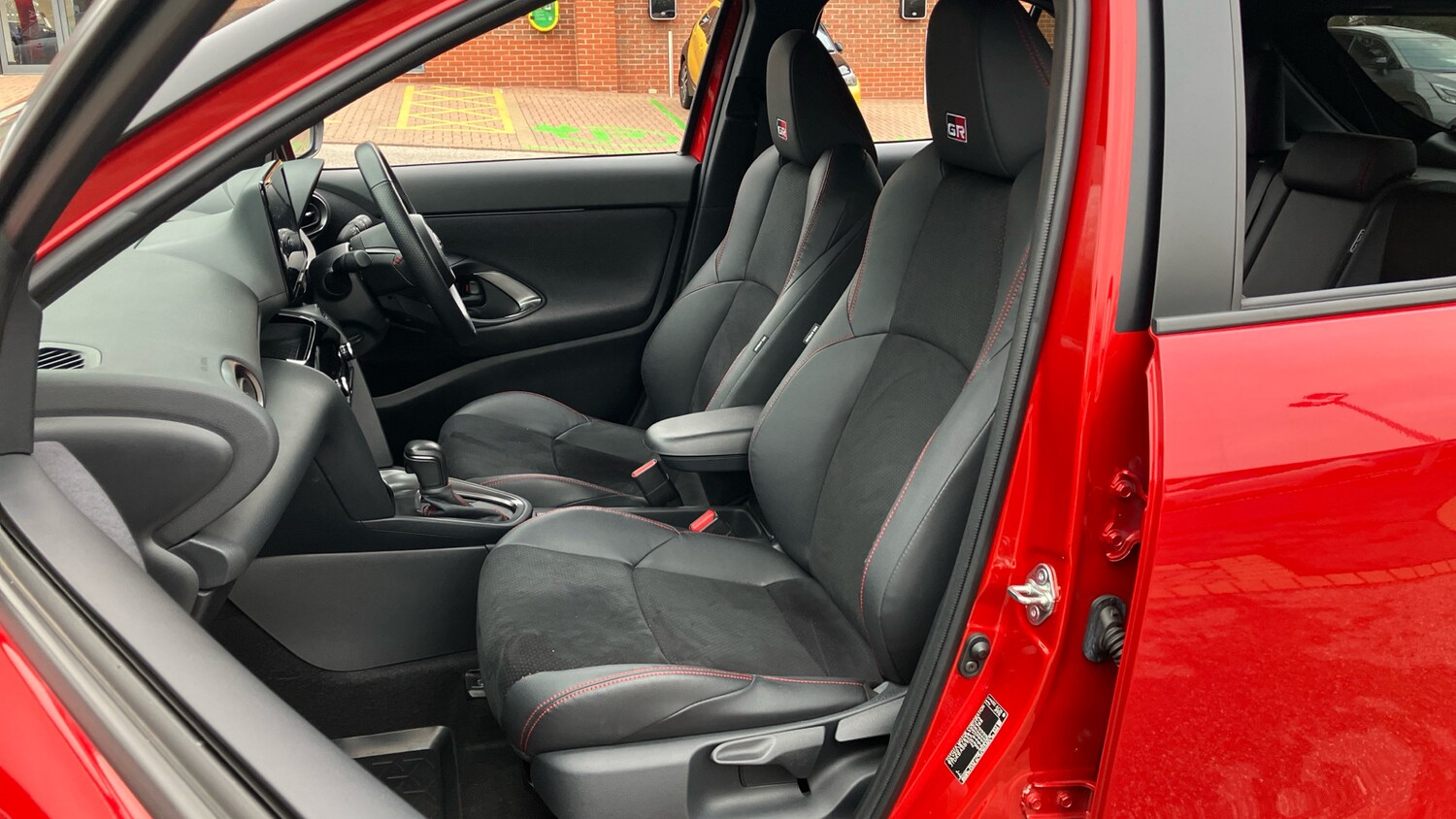 Used Toyota Yaris Cross 2023 for sale - 77068953: Photo 44