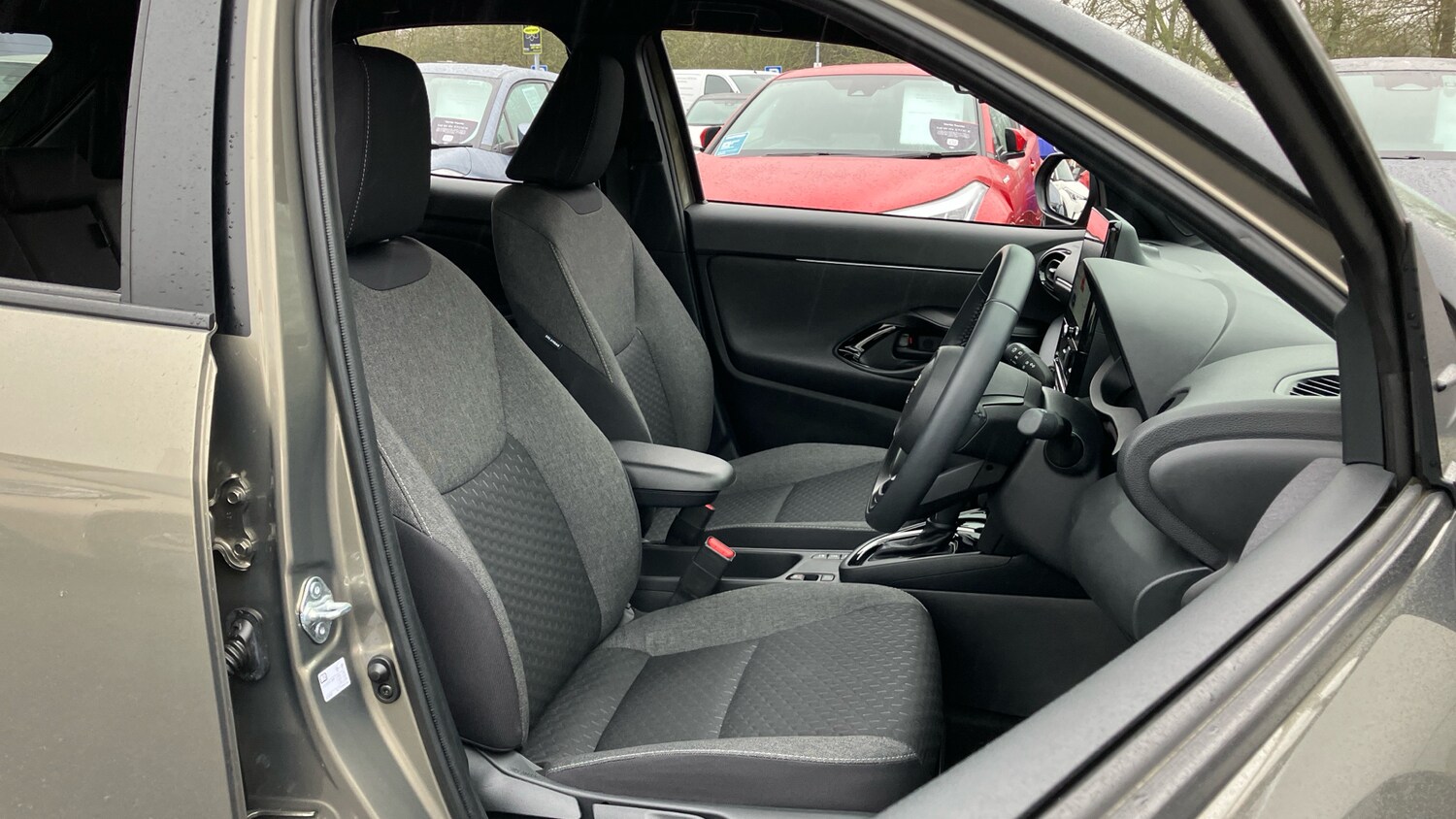 Used Toyota Yaris Cross 2024 for sale - 77528527: Photo 40