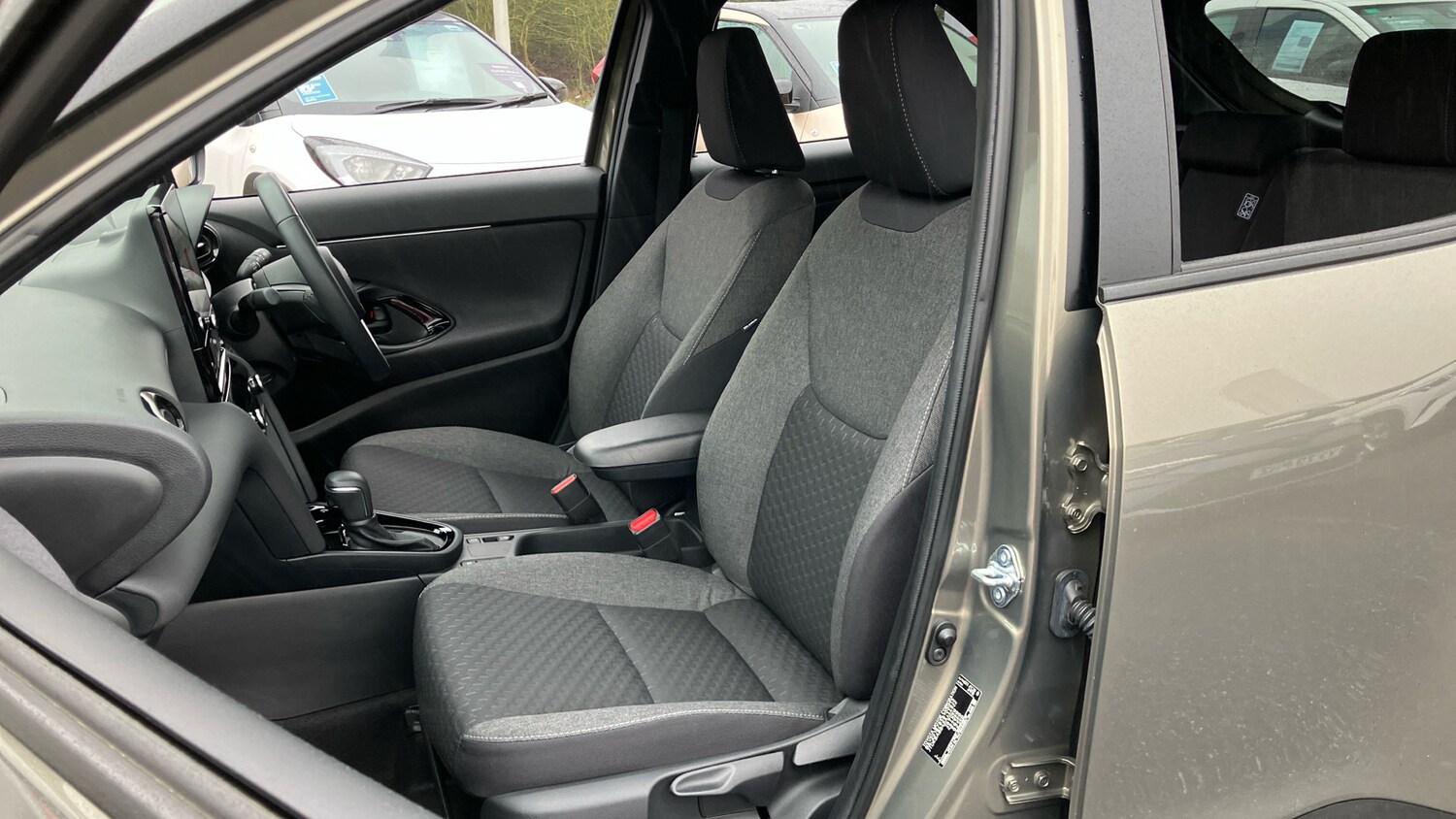 Used Toyota Yaris Cross 2024 for sale - 77528527: Photo 44