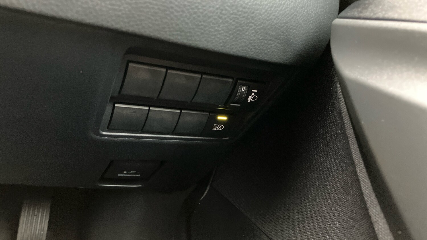 Used Toyota Yaris Cross 2024 for sale - 77528527: Photo 48