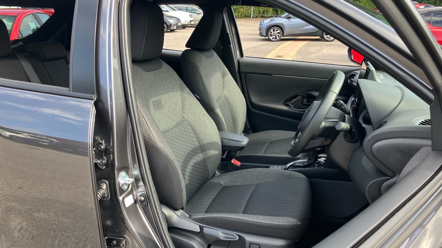 Used Toyota Yaris Cross 2025 for sale - 76682242: Photo 40