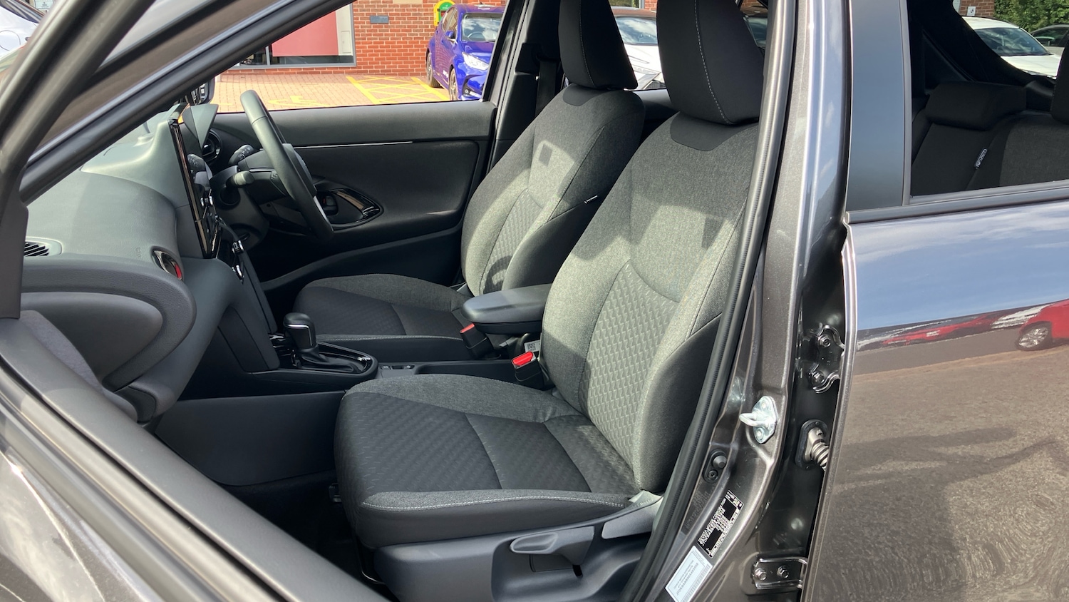 Used Toyota Yaris Cross 2025 for sale - 76682242: Photo 44