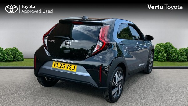 Used Toyota Aygo X 2025 for sale - 76236563: Photo 2