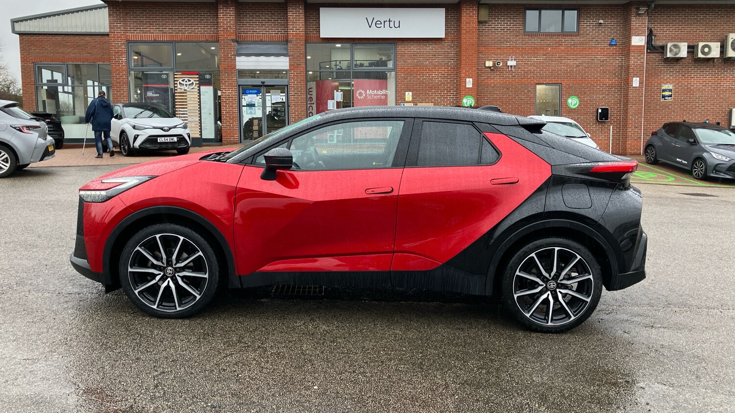 Used Toyota C-HR 2024 for sale - 76796800: Photo 17