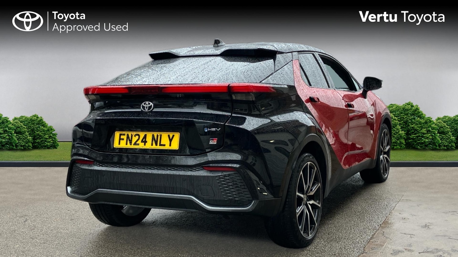 Used Toyota C-HR 2024 for sale - 76796800: Photo 2