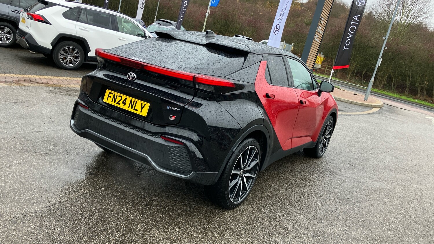 Used Toyota C-HR 2024 for sale - 76796800: Photo 31