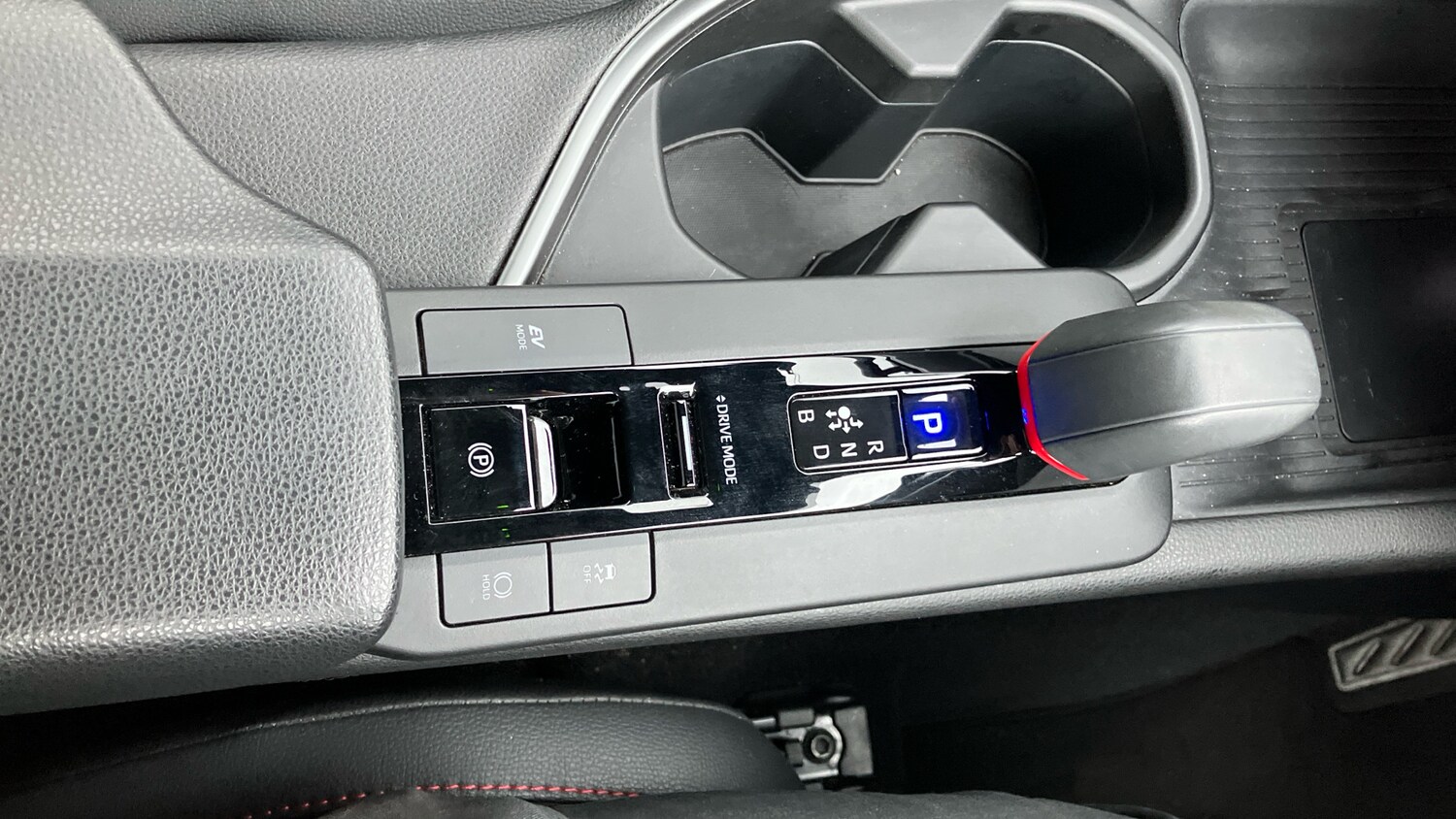 Used Toyota C-HR 2024 for sale - 76796800: Photo 50