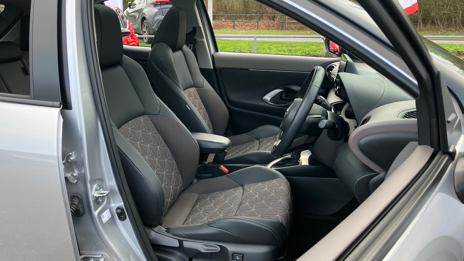 Used Toyota Yaris Cross 2023 for sale - 77690622: Photo 38