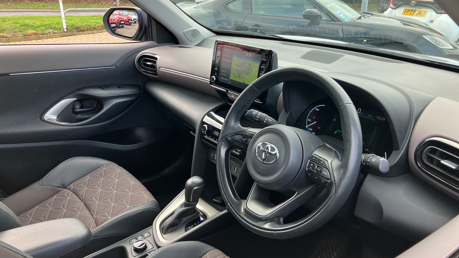 Used Toyota Yaris Cross 2023 for sale - 77690622: Photo 39