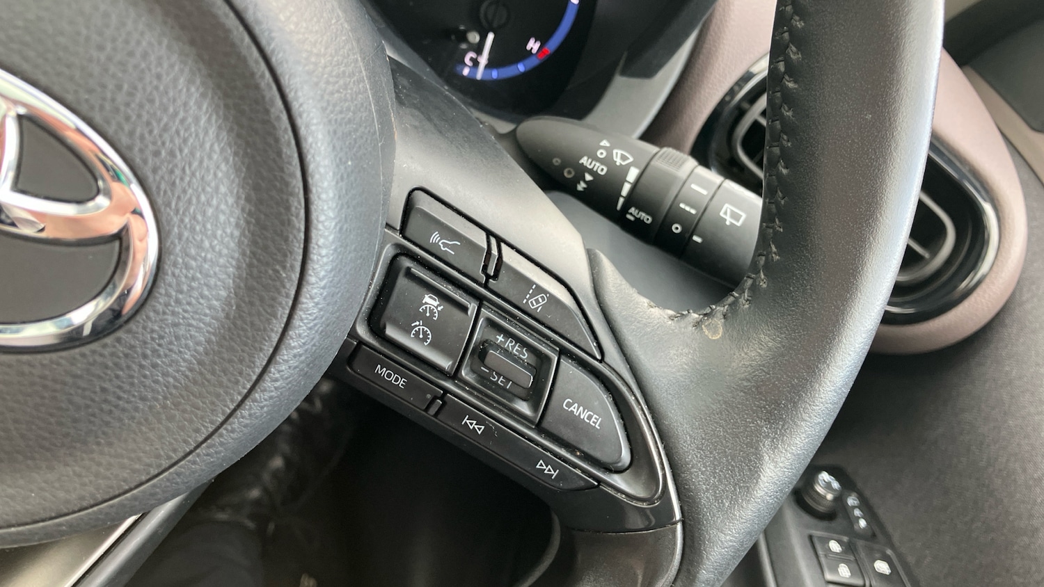 Used Toyota Yaris Cross 2023 for sale - 77690622: Photo 46