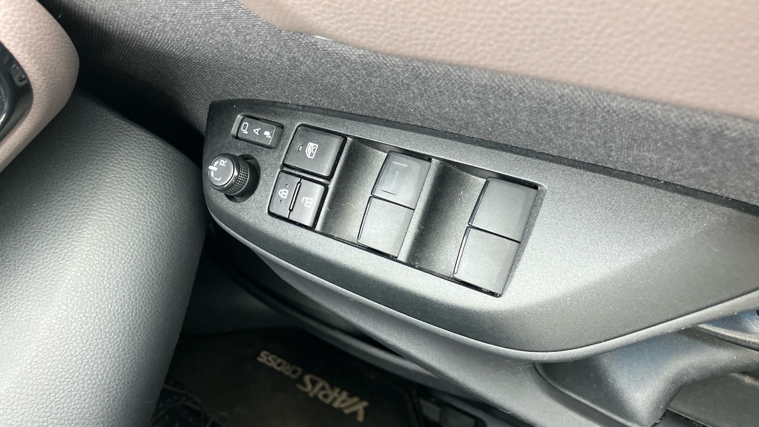 Used Toyota Yaris Cross 2023 for sale - 77690622: Photo 48