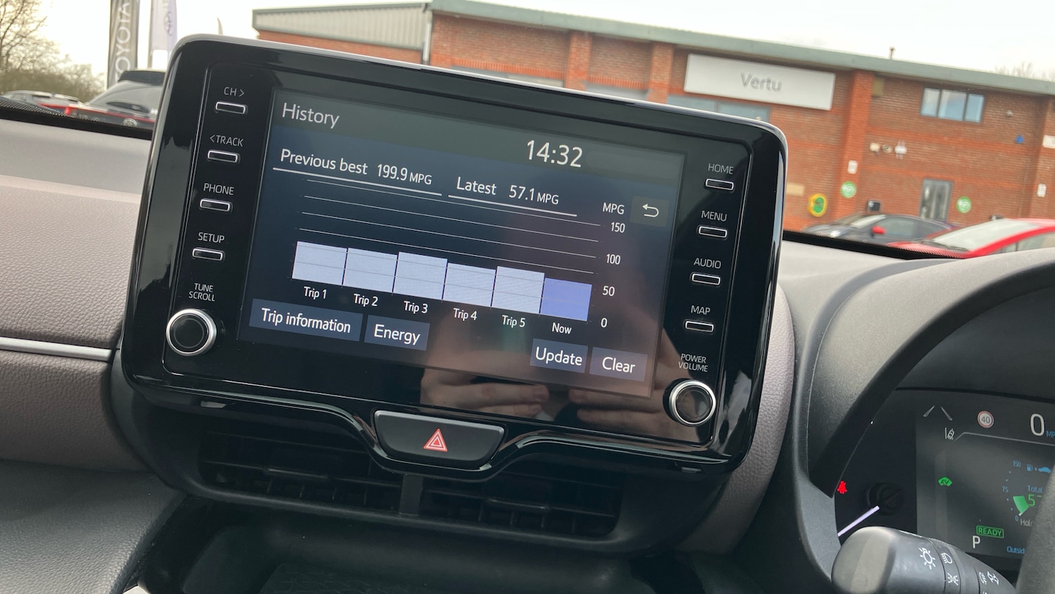 Used Toyota Yaris Cross 2023 for sale - 77690622: Photo 57