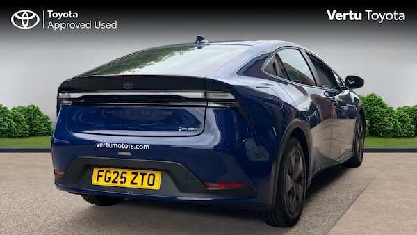 Used Toyota Prius 2025 for sale - 76101280: Photo 2