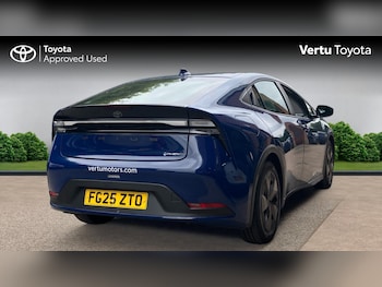 Used Toyota Prius 2025 for sale - 76101280: Photo 2