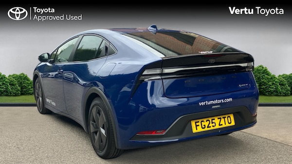 Used Toyota Prius 2025 for sale - 76101280: Photo 4