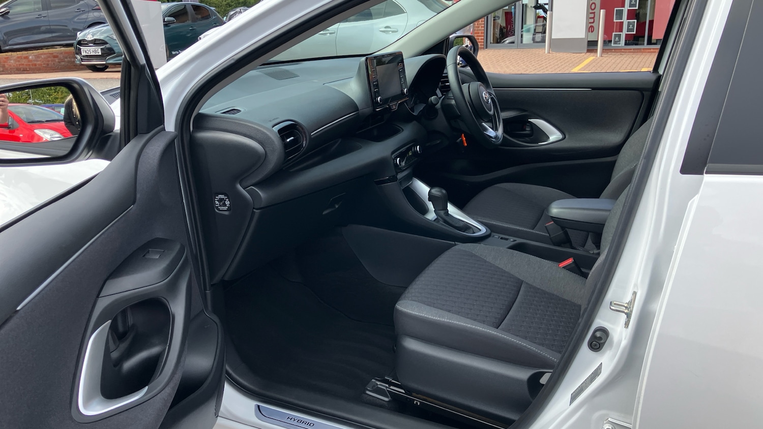 Used Toyota Yaris 2023 for sale - 76102759: Photo 10
