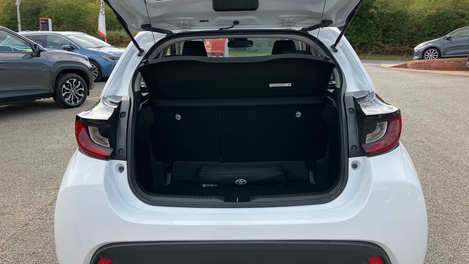 Used Toyota Yaris 2023 for sale - 76102759: Photo 14