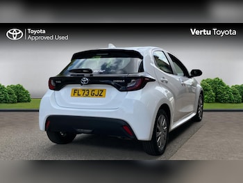Used Toyota Yaris 2023 for sale - 76102759: Photo 2