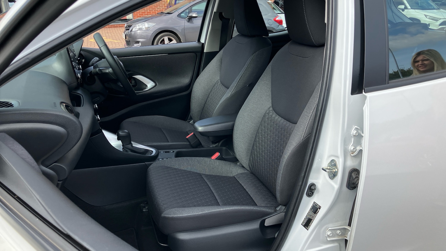 Used Toyota Yaris 2023 for sale - 76102759: Photo 43