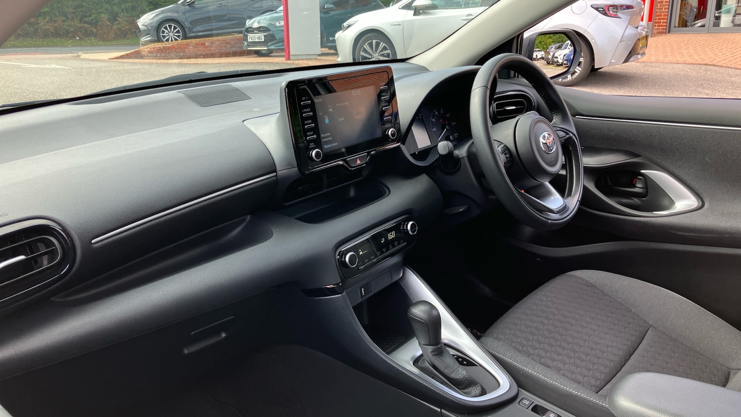 Used Toyota Yaris 2023 for sale - 76102759: Photo 44