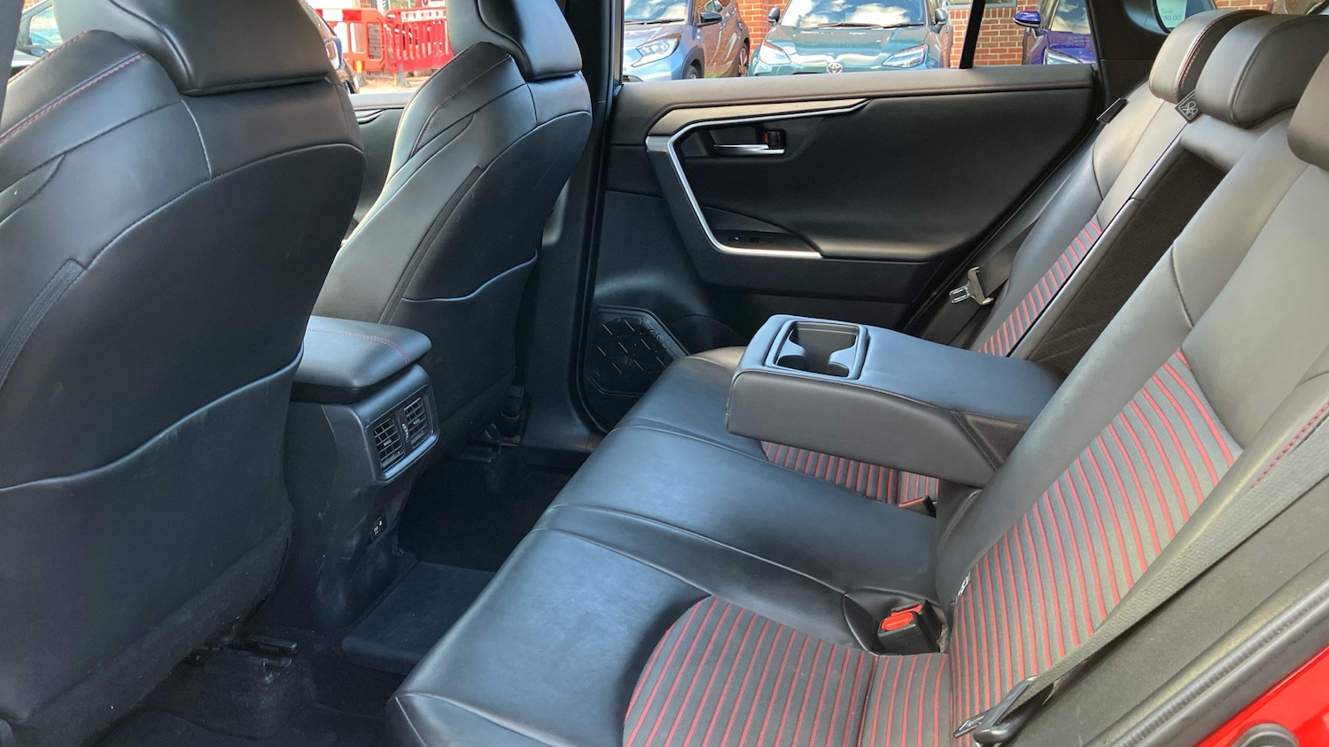 Used Toyota RAV4 2021 for sale - 76311284: Photo 46