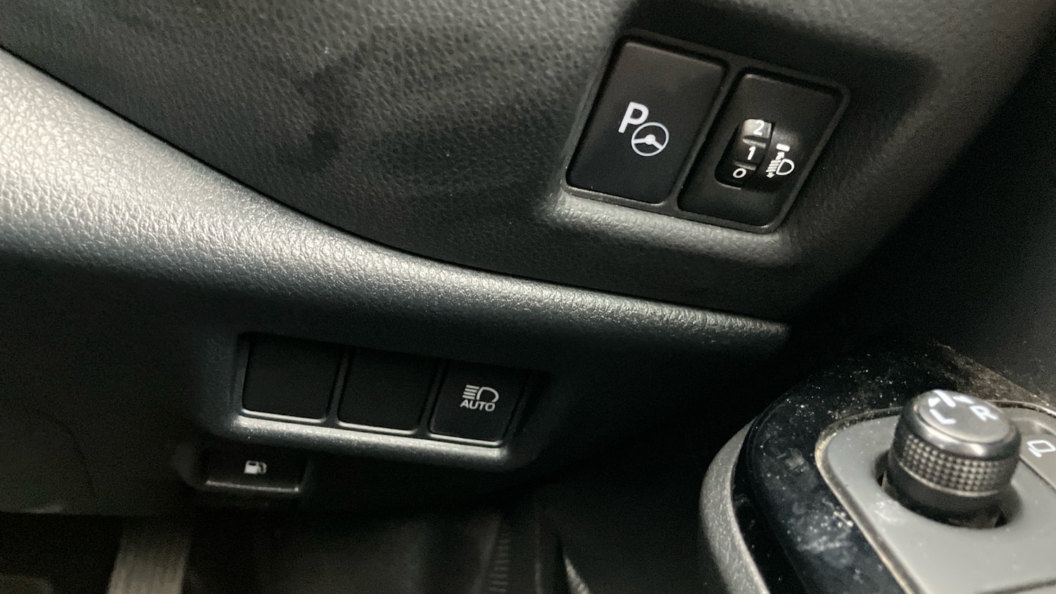 Used Toyota C-HR 2023 for sale - 77247236: Photo 47