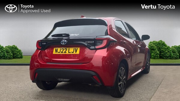 Used Toyota Yaris 2022 for sale - 76115720: Photo 2