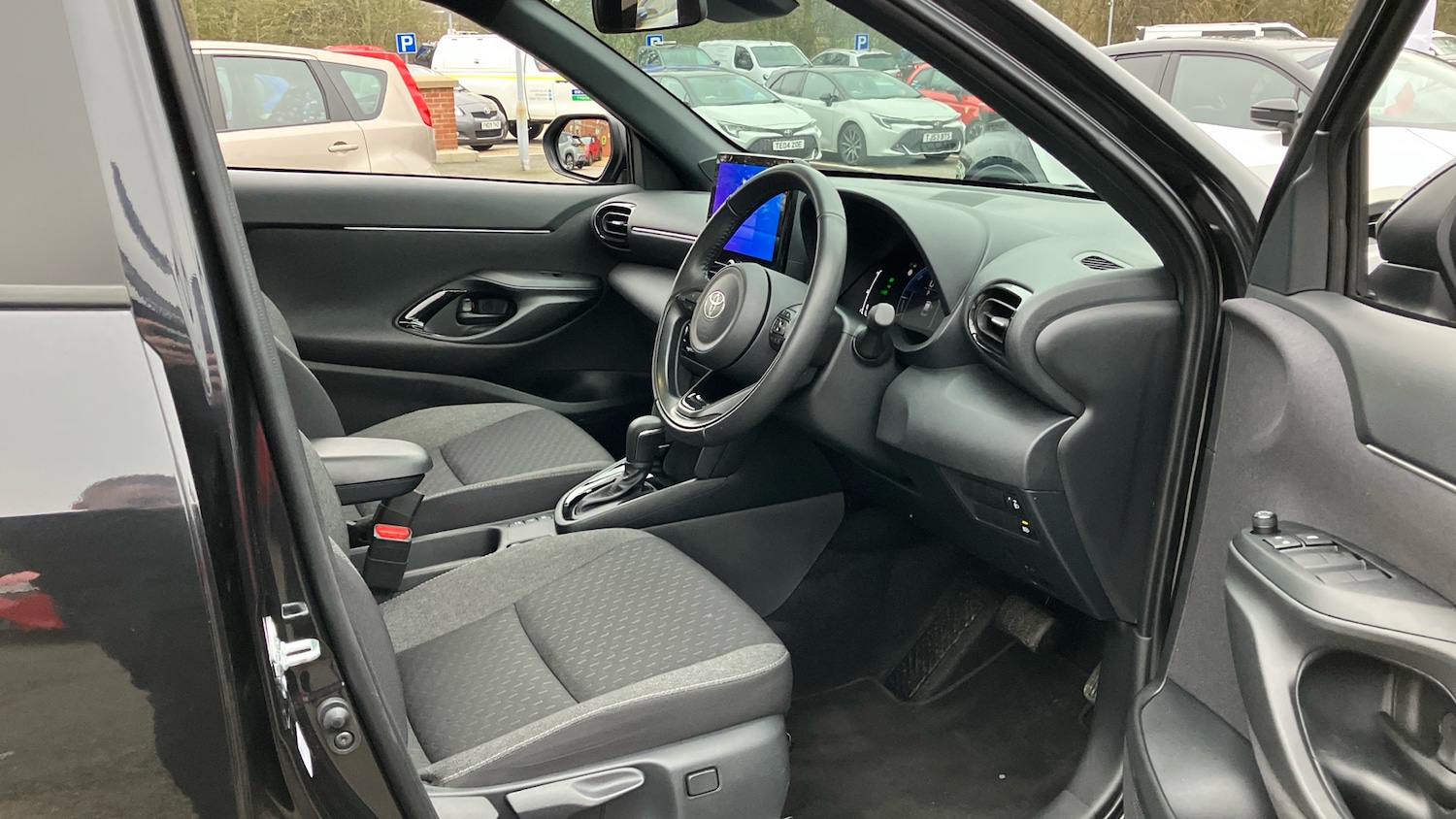 Used Toyota Yaris Cross 2025 for sale - 77420957: Photo 11