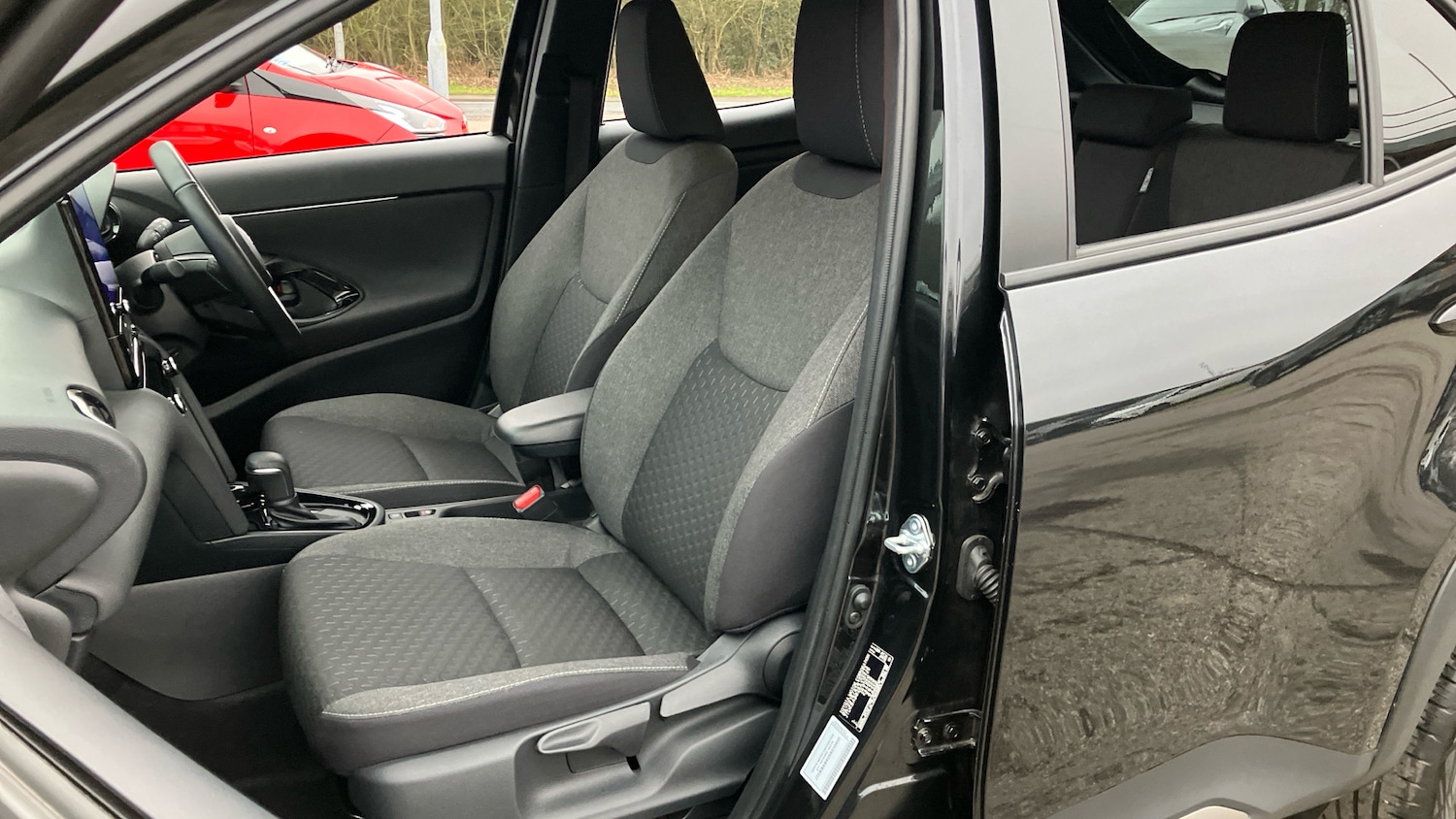 Used Toyota Yaris Cross 2025 for sale - 77420957: Photo 44