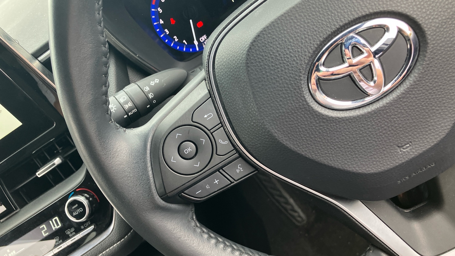 Used Toyota Corolla 2023 for sale - 76452624: Photo 44