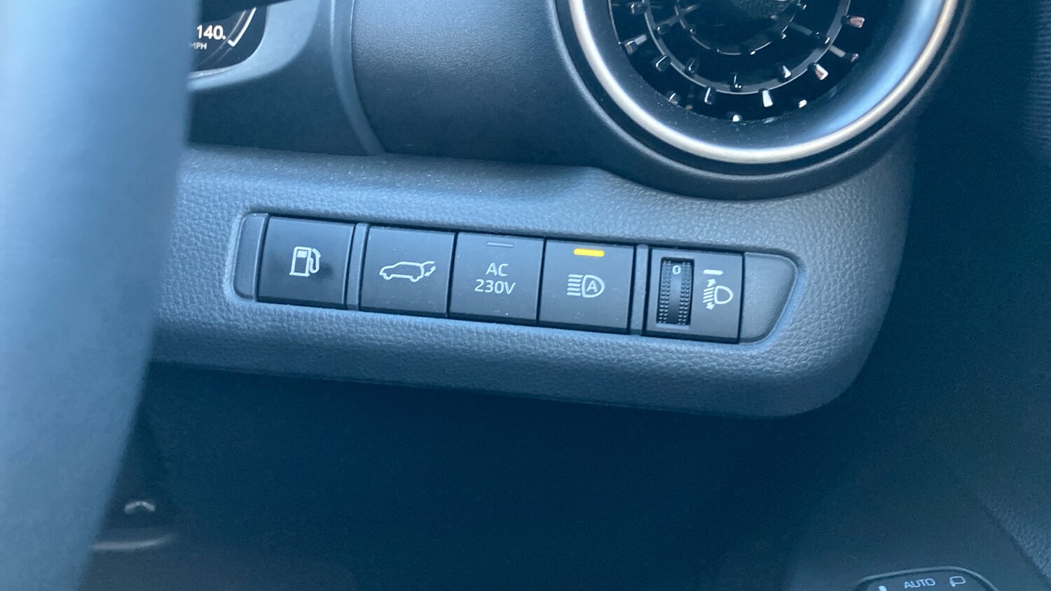 Used Toyota C-HR 2024 for sale - 77381481: Photo 48