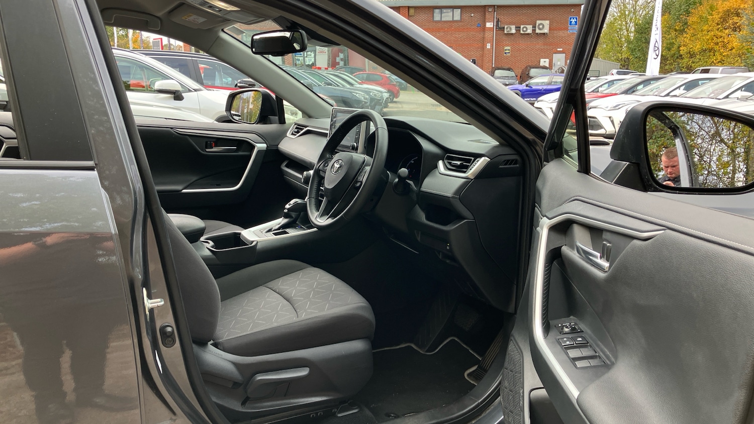 Used Toyota RAV4 2022 for sale - 76692669: Photo 11