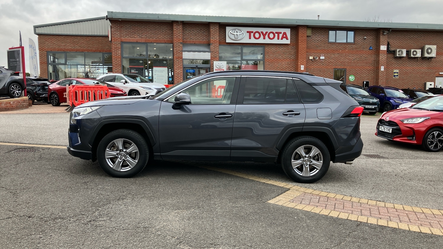 Used Toyota RAV4 2022 for sale - 76692669: Photo 17