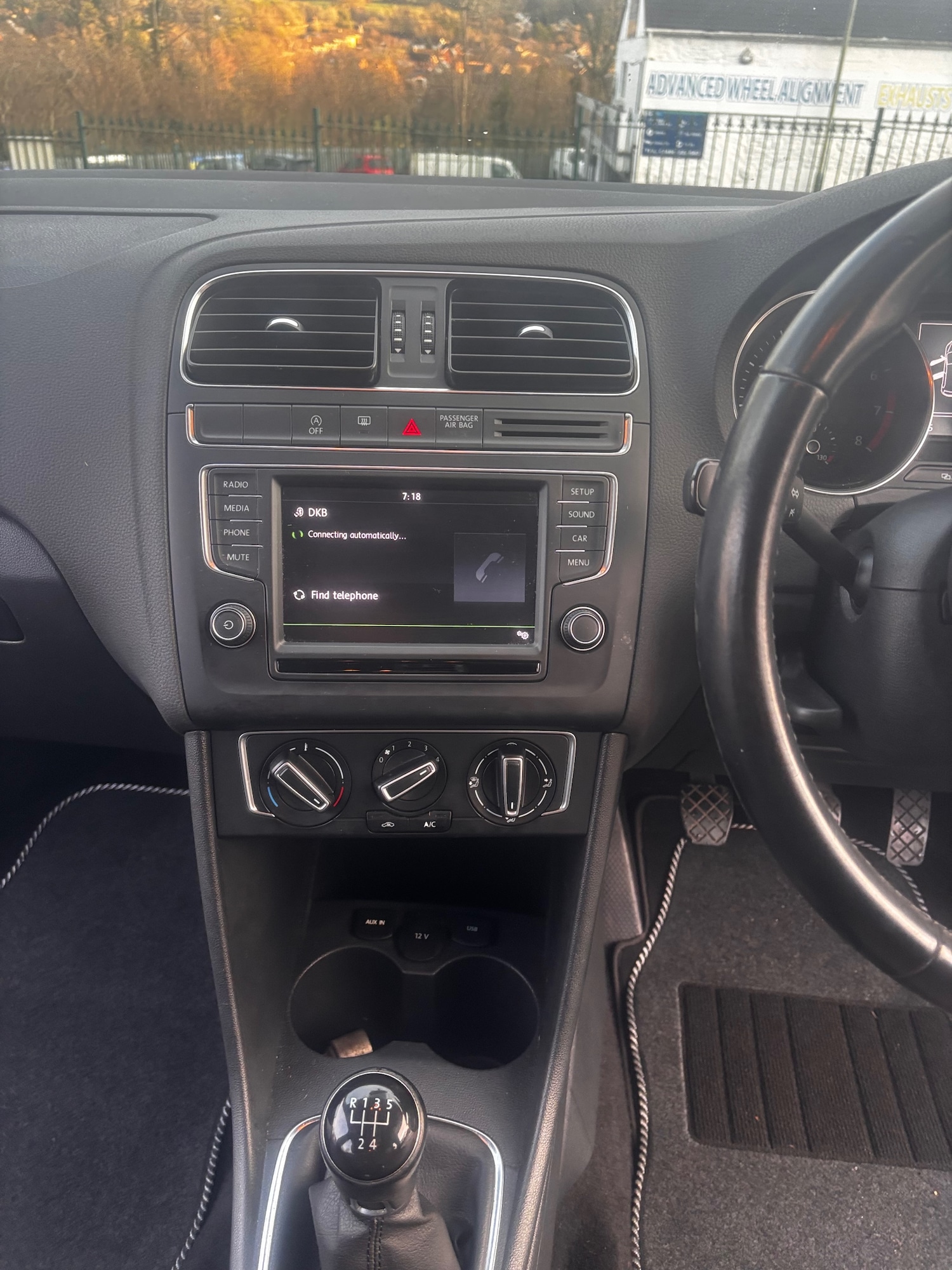 Used Volkswagen Polo 2015 for sale - 77168570: Photo 11