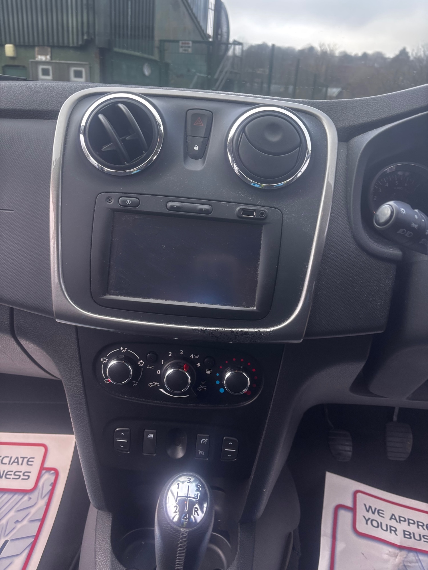 Used Dacia Sandero 2015 for sale - 77367082: Photo 11