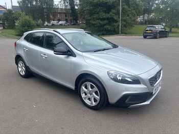 2016 (16) - D2 [120] Cross Country SE 5dr