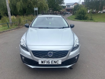 Used Volvo V40 2016 for sale - 75390669: Photo